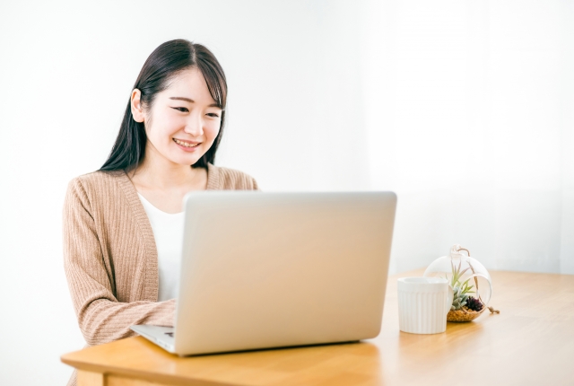 ホームページに動画を入れるメリットとは？CV・信頼・滞在時間が伸びる理由を徹底解説